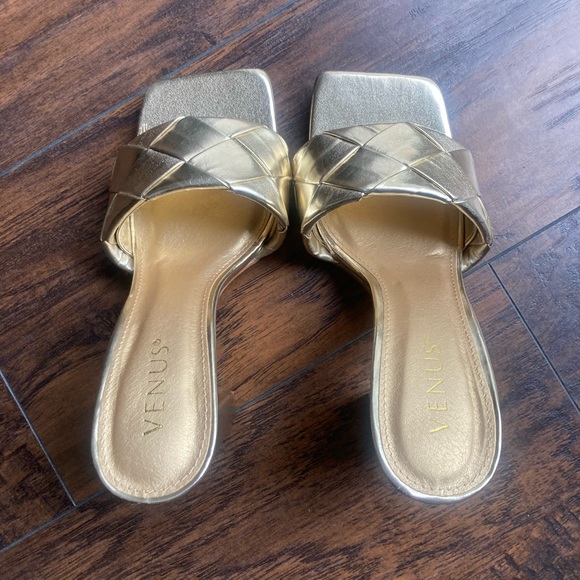 4 inch gold mules - Picture 3 of 5